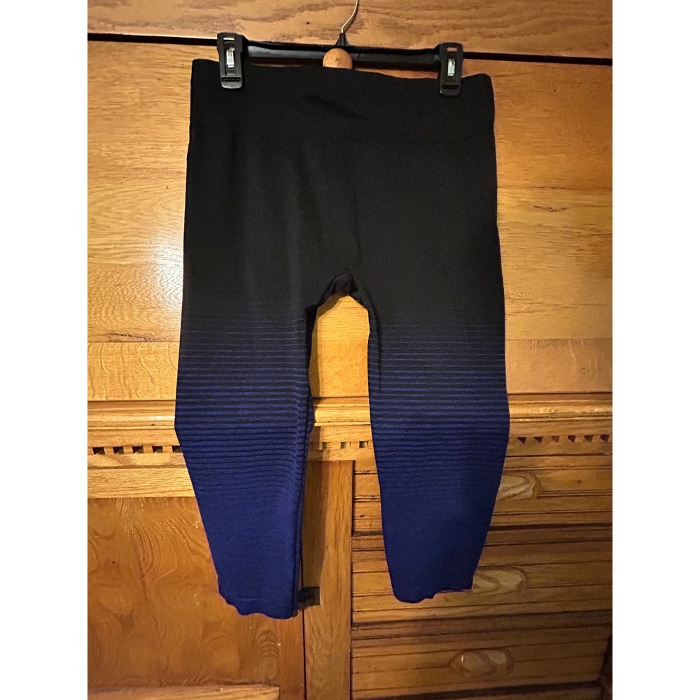 Athleisure‎ Activewear Black Blue Ombre Gradient Striped Capri Leggings Yoga Gym